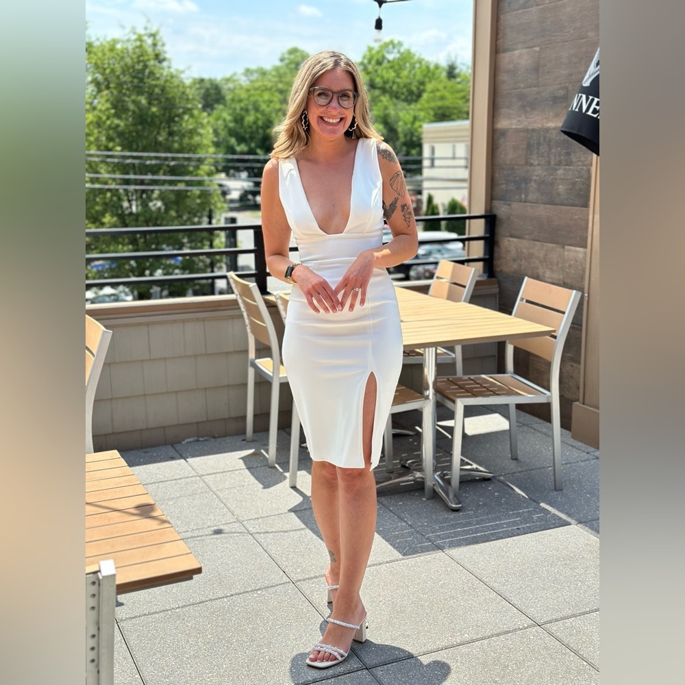CAUGHT INBETWEEN MIDI DRESS WHITE